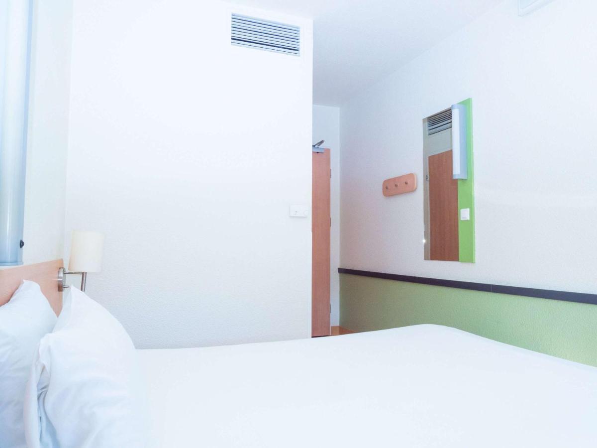 Ibis Budget Krakow Bronowice Exterior foto