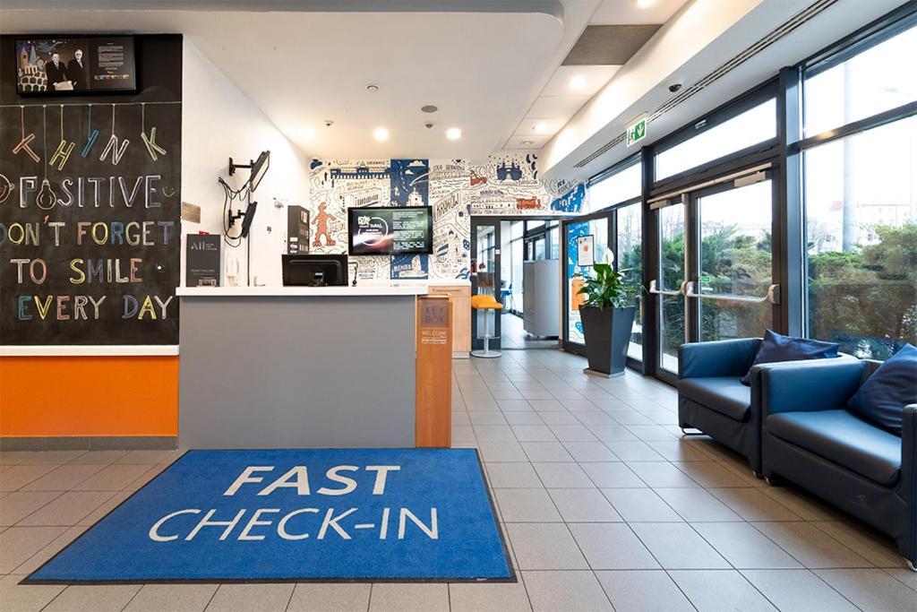Ibis Budget Krakow Bronowice Exterior foto